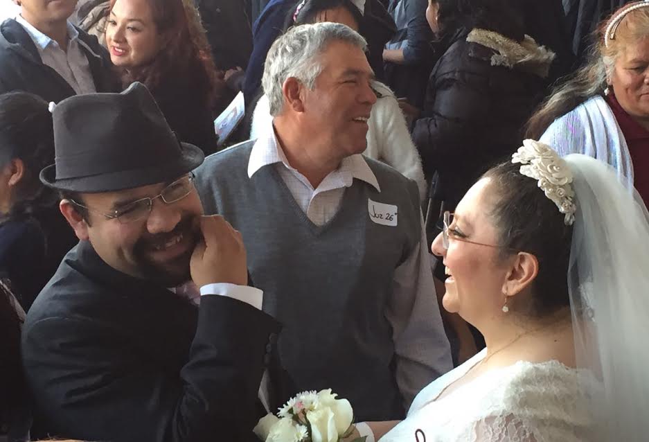 Boda colectiva rompe récord Guinnes en el Zócalo