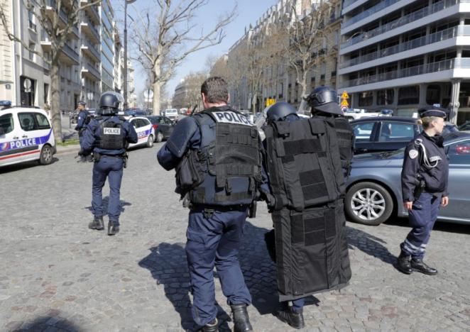 Explosión de carta bomba en sede del FMI en París deja un herido - bomba-fmi-paris-2