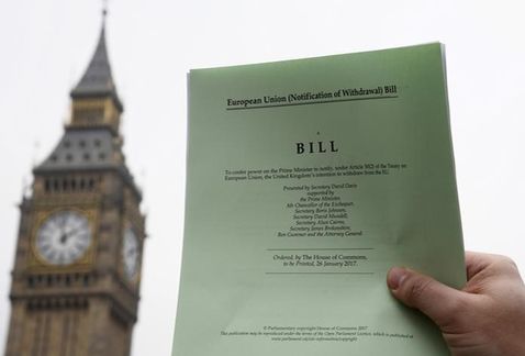 Reina Isabel II aprueba la aplicación del Brexit - brexit