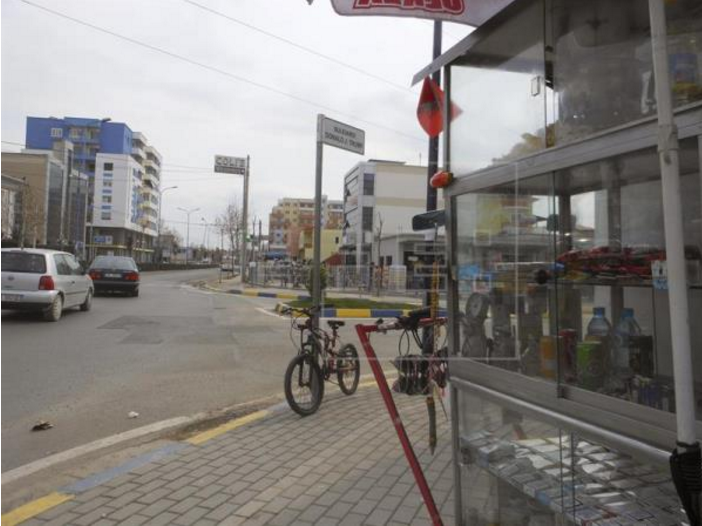 Inauguran en Albania calle con el nombre de Donald Trump