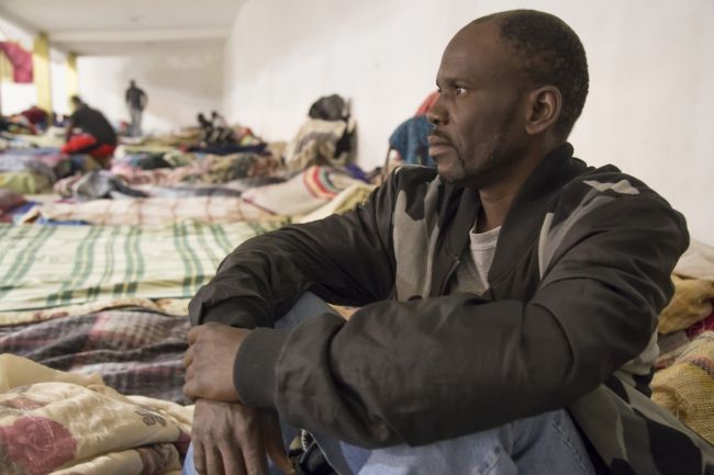 Al menos 450 cubanos están varados en Nuevo Laredo - c70315016