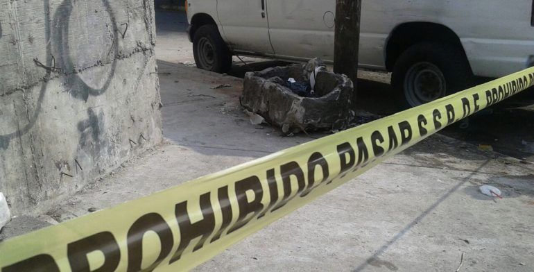 Encuentran cadáver de bebé en jardinera de Tepito