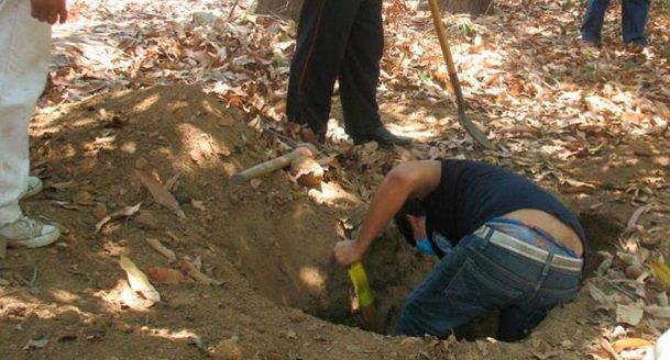 Encuentran tres cadáveres en fosa clandestina de Michoacán - cadaverés-michoacan