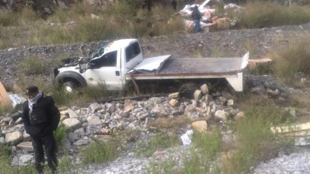 Vuelca camión con 1.5 toneladas de mariguana en Nuevo León