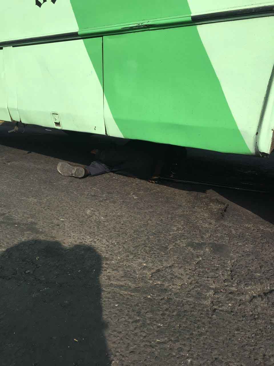 Anciano muere atropellado por camión en paradero del aeropuerto - camión-2-1