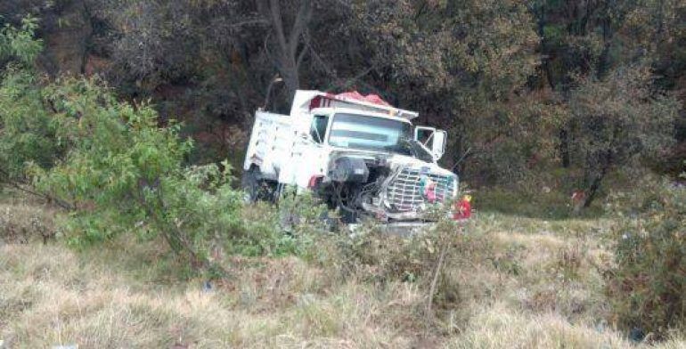 Choque de autobús contra camión deja 15 heridos - camión-III