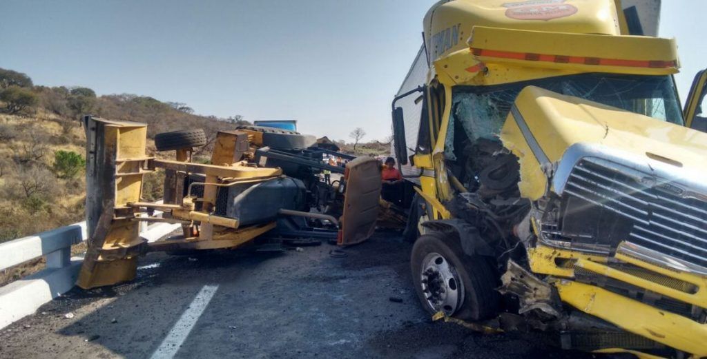 Tráiler arrolla a trabajadores y mata a uno en Jalisco - camión-arrolla-a-trabajadores-1024x521