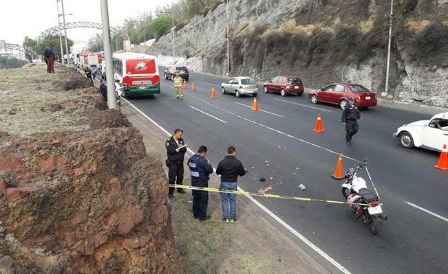 Autobús mata a motociclista en la México-Pachuca