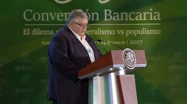 Apreciación del peso impactará positivamente en inflación: Carstens