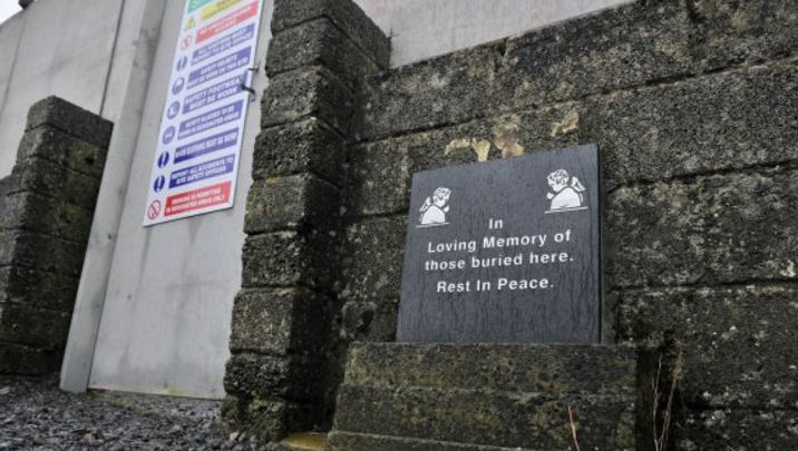 Encuentran fosa con restos de niños en Irlanda