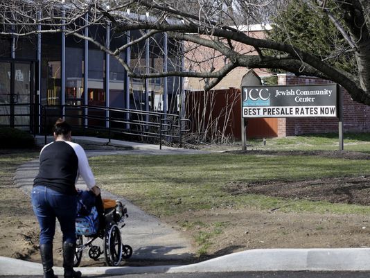 FBI arresta a hombre que amenazó con poner bombas en centros comunitarios judíos