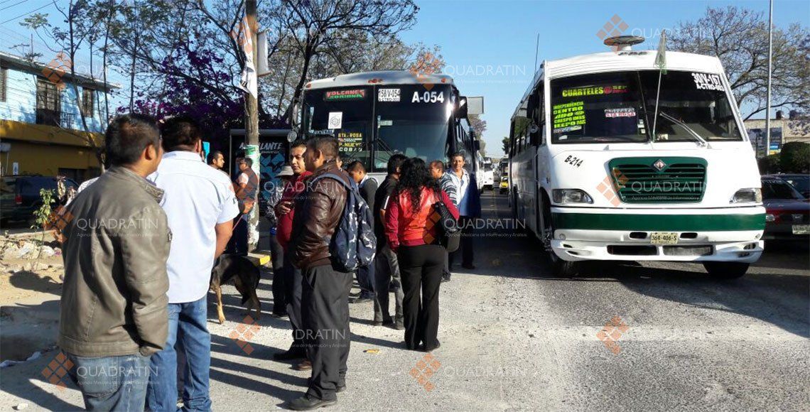 Huelga de transportistas deja sin servicio a 100 mil usuarios en Oaxaca