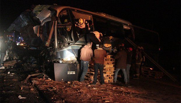 Choque entre tráiler y autobús en Saltillo deja tres muertos - choque-autobus-saltillo