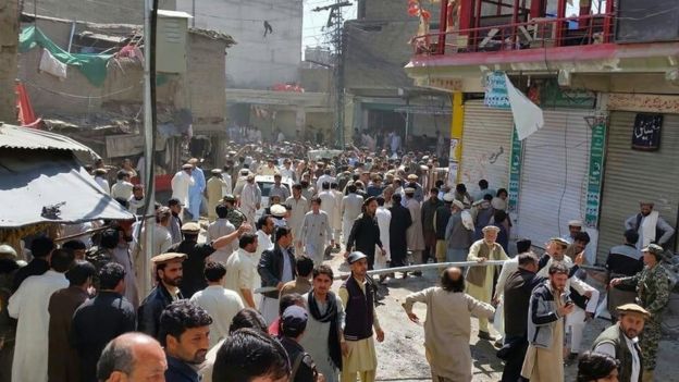 Ataque con coche bomba deja al menos 22 muertos en Pakistán - coche-bomba-pakistan-epa