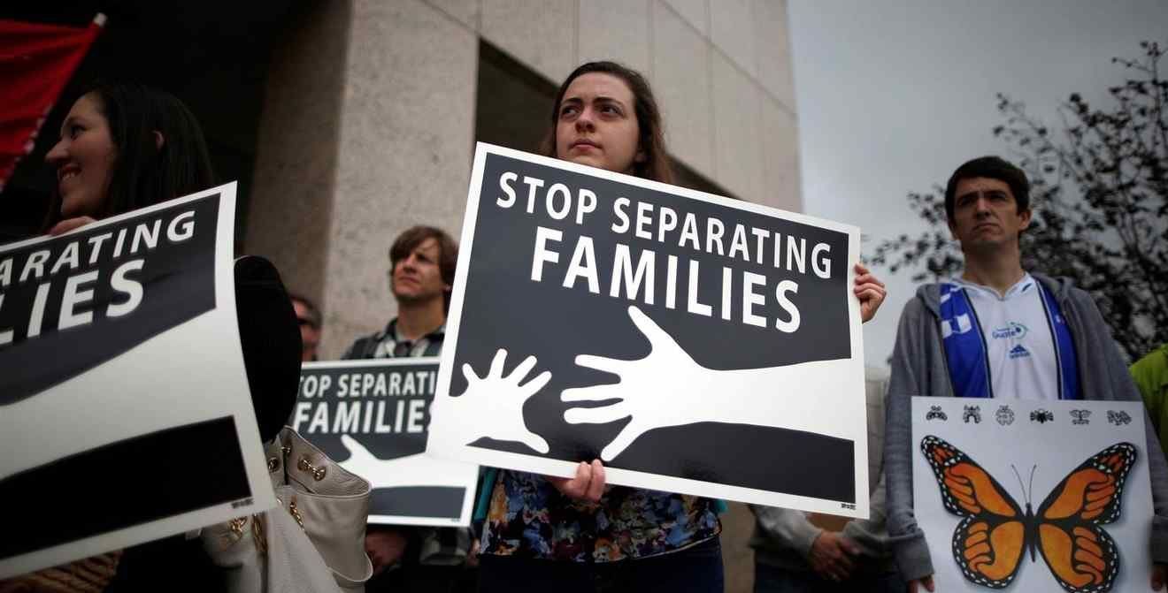 Solucionar la inmigración sin perjudicar a niños inocentes: Bloomberg