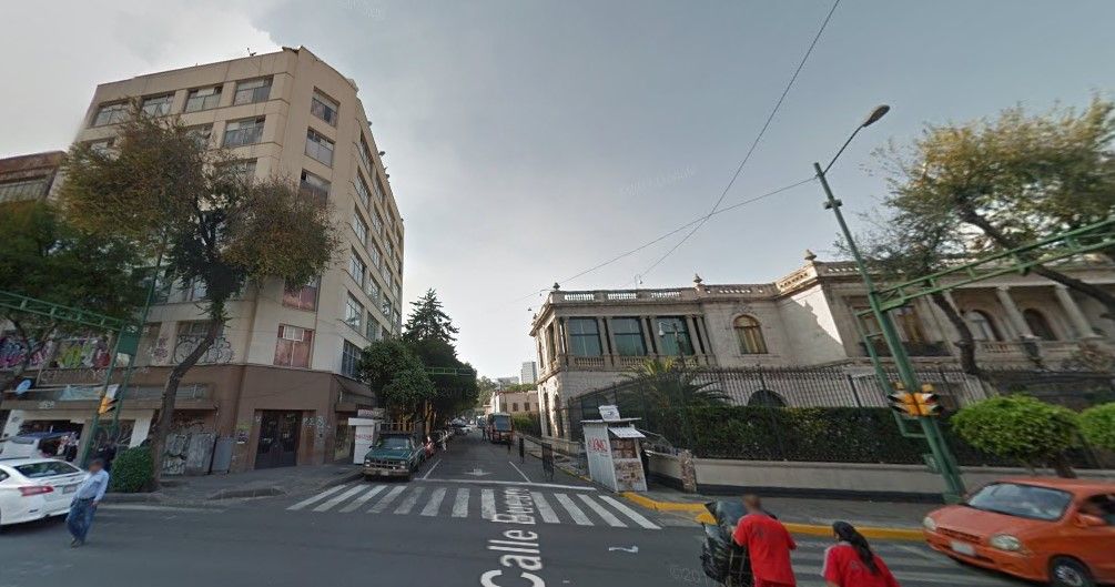 Desalojan a 50 familias a un costado de la Secretaría de Gobernación