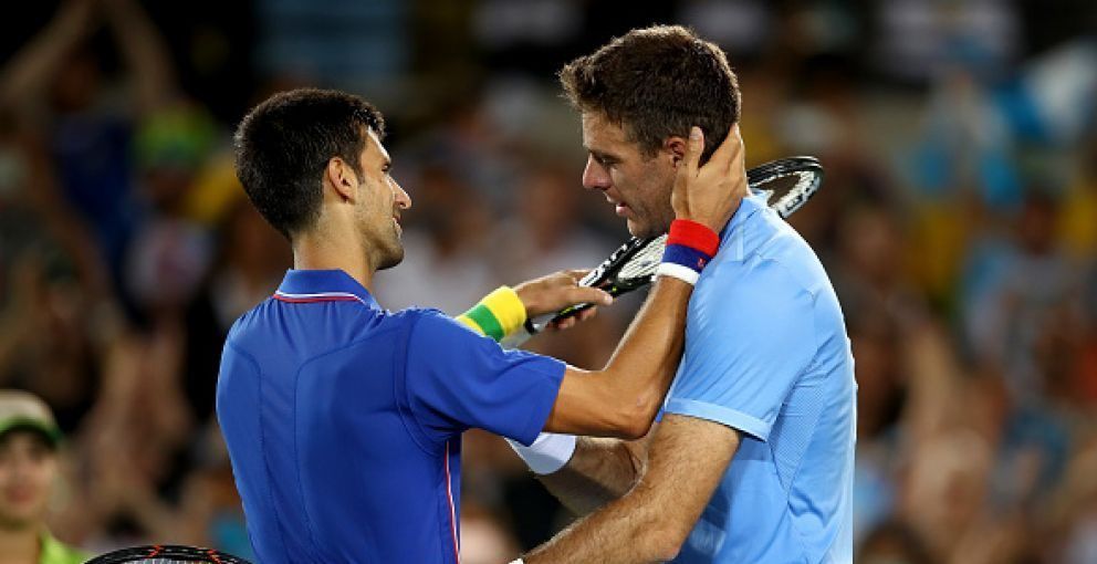 Djokovic vence a Del Potro en encuentro festivo