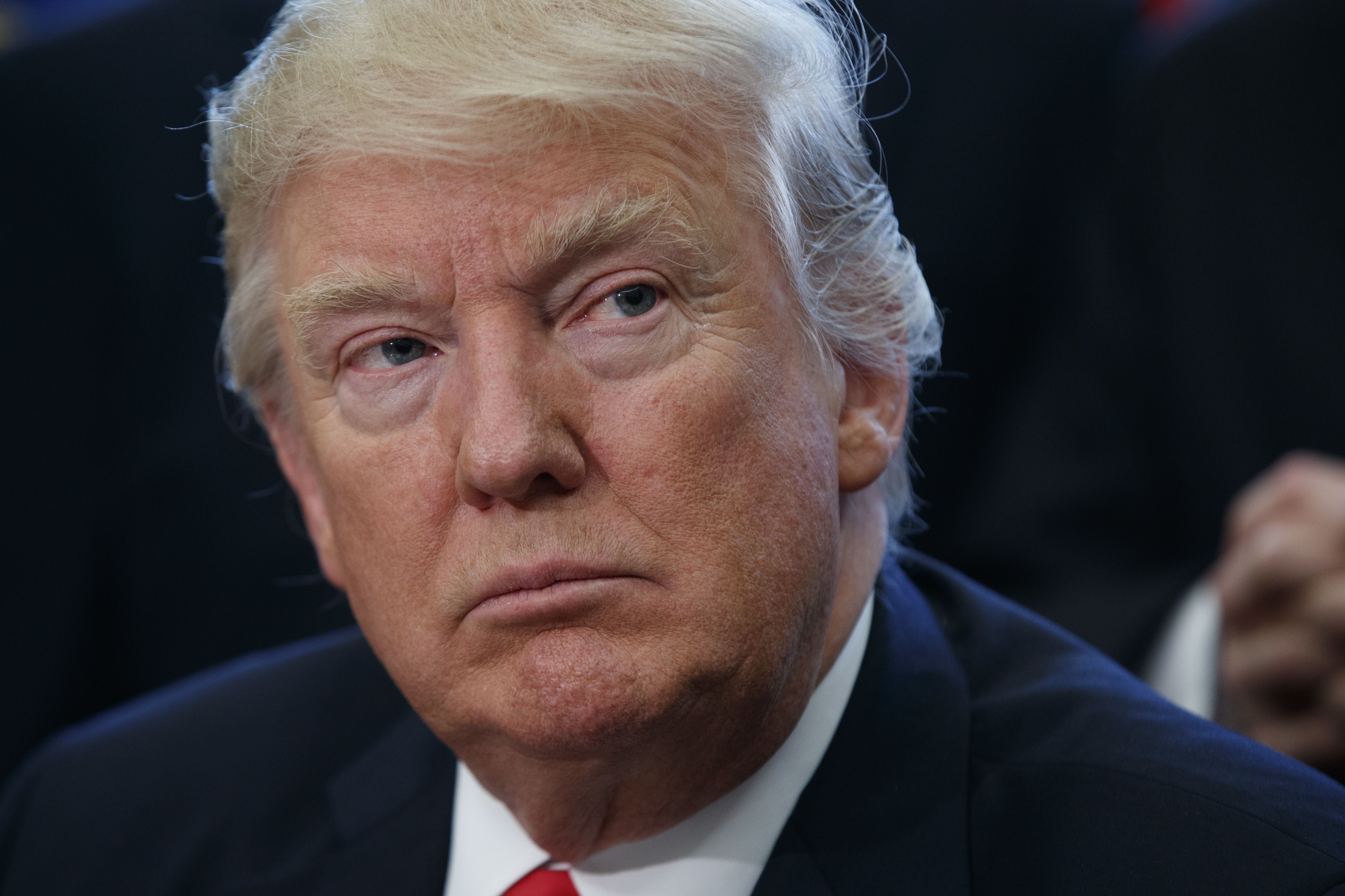 Pierde Trump. Aplazan votación para eliminar Obamacare