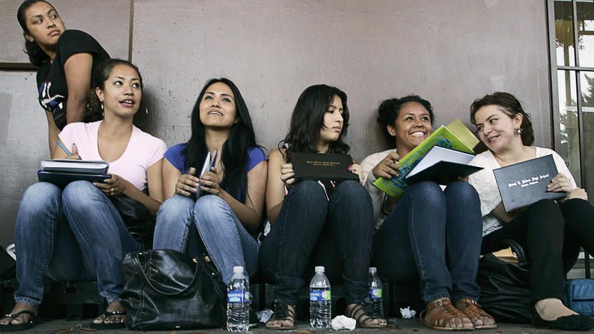 Podrían dar alivio migratorio hasta a 3.5 millones de 'dreamers' - dreamers