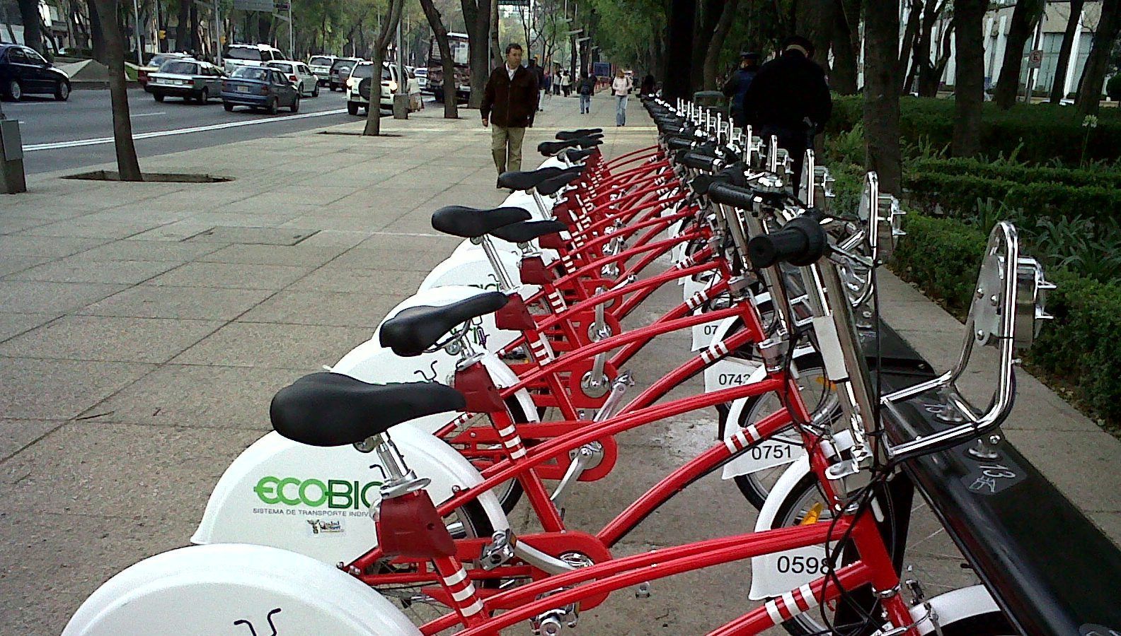 Vacaciones extra a empleados que dejen el automóvil en la Cuauhtémoc