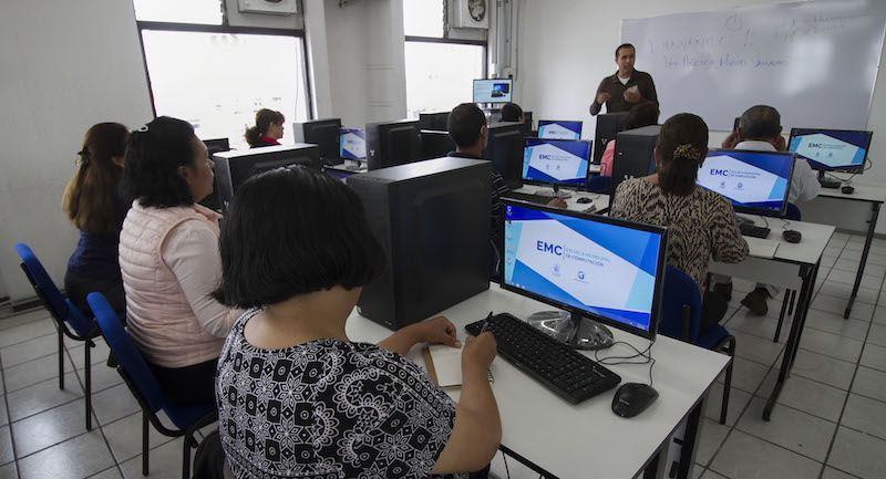 Certifican inglés de migrante en México - escuela-municipal-computacion-1