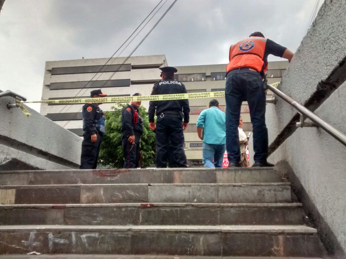 Hombre muere por caída en estación Pino Suárez - etropi