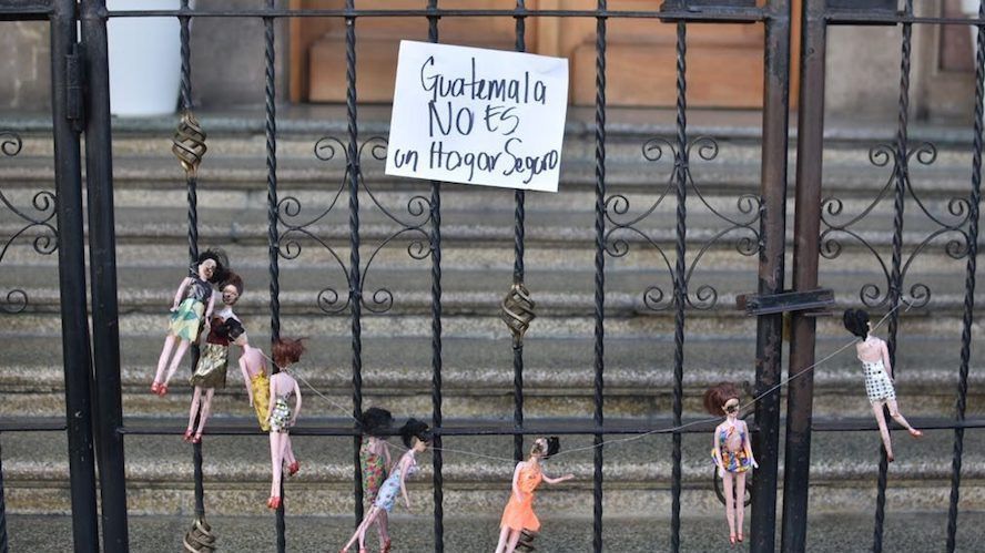 Denuncian ante embajada redes de corrupción en Guatemala