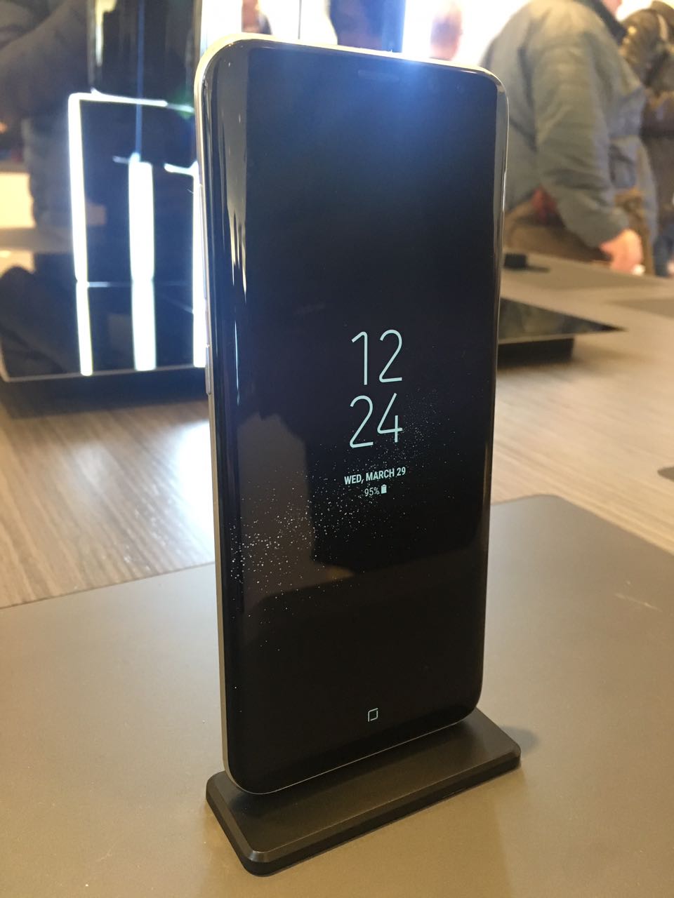 Samsung lanza el esperado Galaxy S8 - galaxy-23