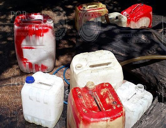 Detienen a dos sujetos con 200 litros de combustible en Azcapotzalco