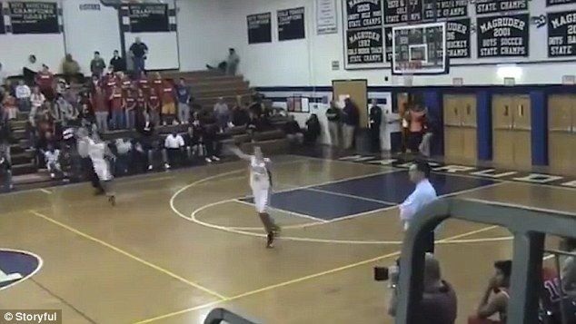 Video: gemelos basquetbolistas festejan de manera idéntica - gemelos-2