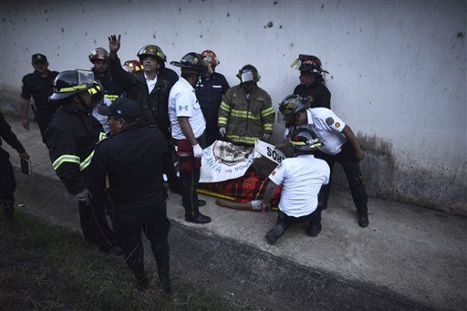 Motín en cárcel de Guatemala deja dos celadores muertos - guatemala-5