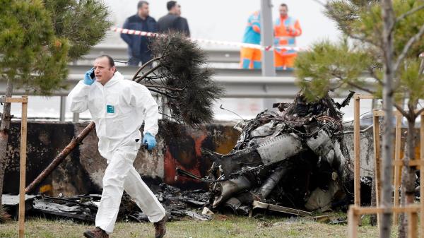 Choque de helicóptero contra torre de televisión en Estambul deja cinco muertos - helycopter