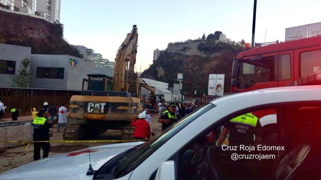 Suman tres muertos por derrumbe en Interlomas - huixquilucan-4-1024x576
