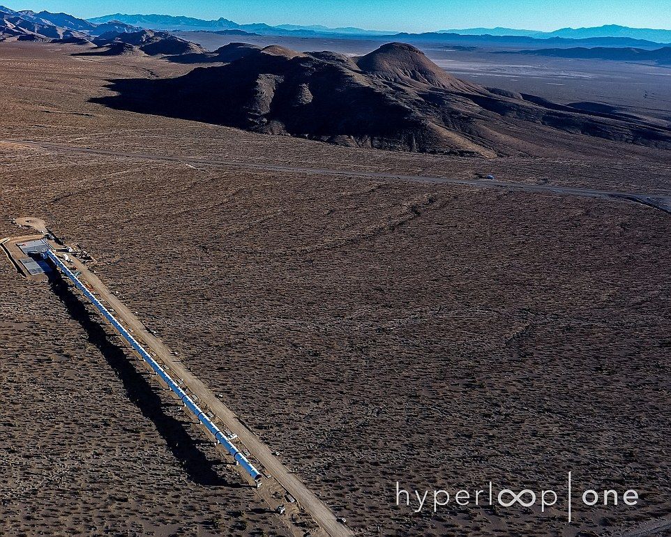 Presentan circuito de pruebas del hyperloop - hyp2