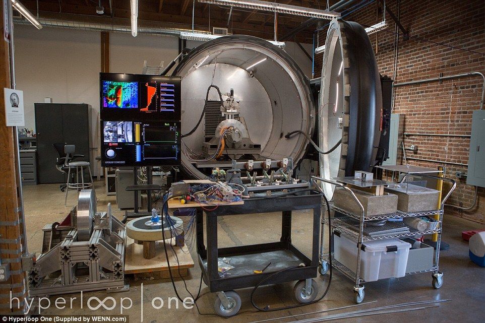 Presentan circuito de pruebas del hyperloop - hyp8