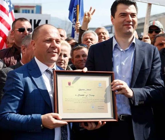 Inauguran en Albania calle con el nombre de Donald Trump - ianuguración-boulevard-trump
