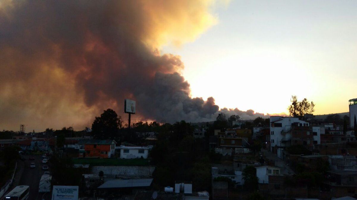 Bomberos de la Ciudad de México ayudan a sofocar incendio en Cuernavaca - incedio-morelos-9