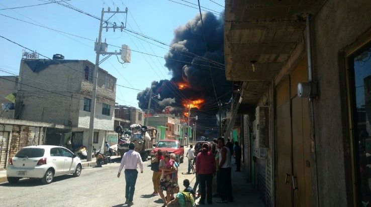 Video: incendio en el Circuito Exterior Mexiquense