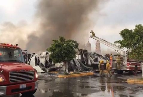Se incendia Bodega Aurrerá en León - incendio-3-1