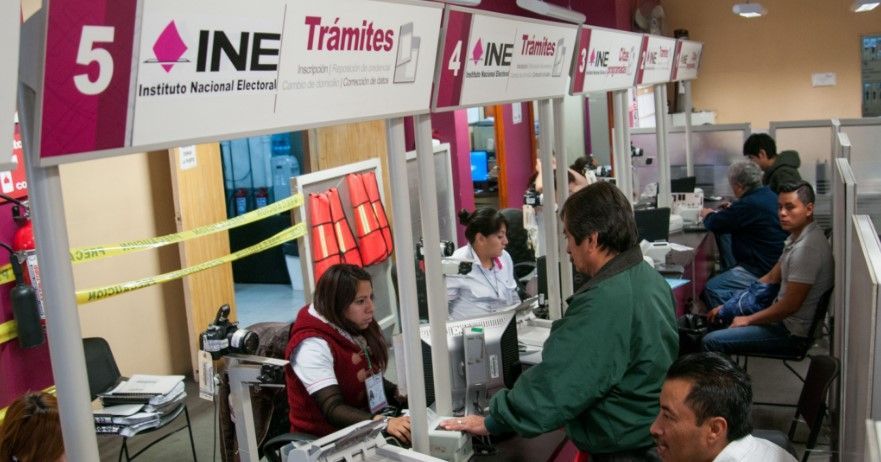 Sujeto vinculado a proceso por tramitar credencial de elector con datos falsos