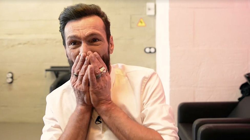 #Video Cambian imagen de indigente - josee