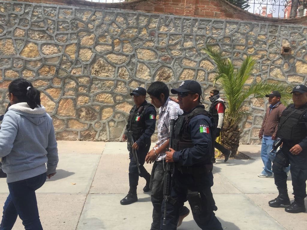 Autoridades evitan linchamiento de cinco ladrones en Oaxaca - ladrones-san-andres-sinaxtla