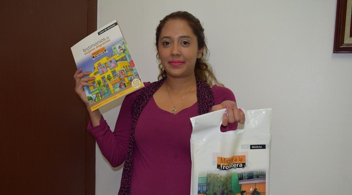 Diseñan libro para alfabetizar a migrantes deportados de EE.UU.
