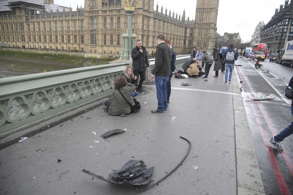 Imágenes del ataque terrorista cerca del Parlamento de Londres - londres-01