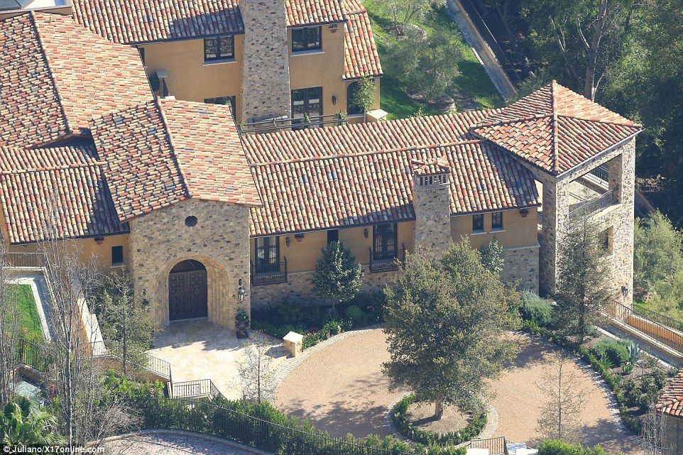 Elon Musk compra cinco mansiones en Bel Air - mansion-musk-7