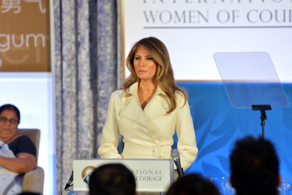 Melania Trump entrega premio a las mujeres valientes