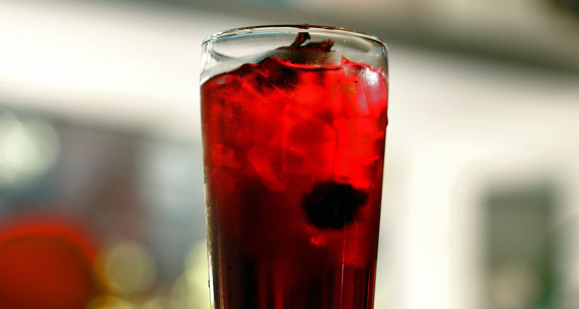 Goza de los beneficios del agua de jamaica