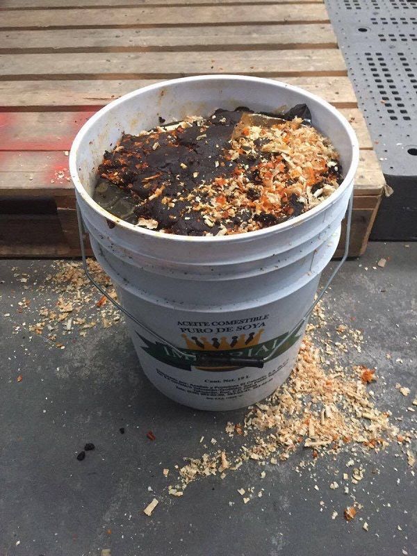 Encuentran mariguana escondida en mole poblano - mole2