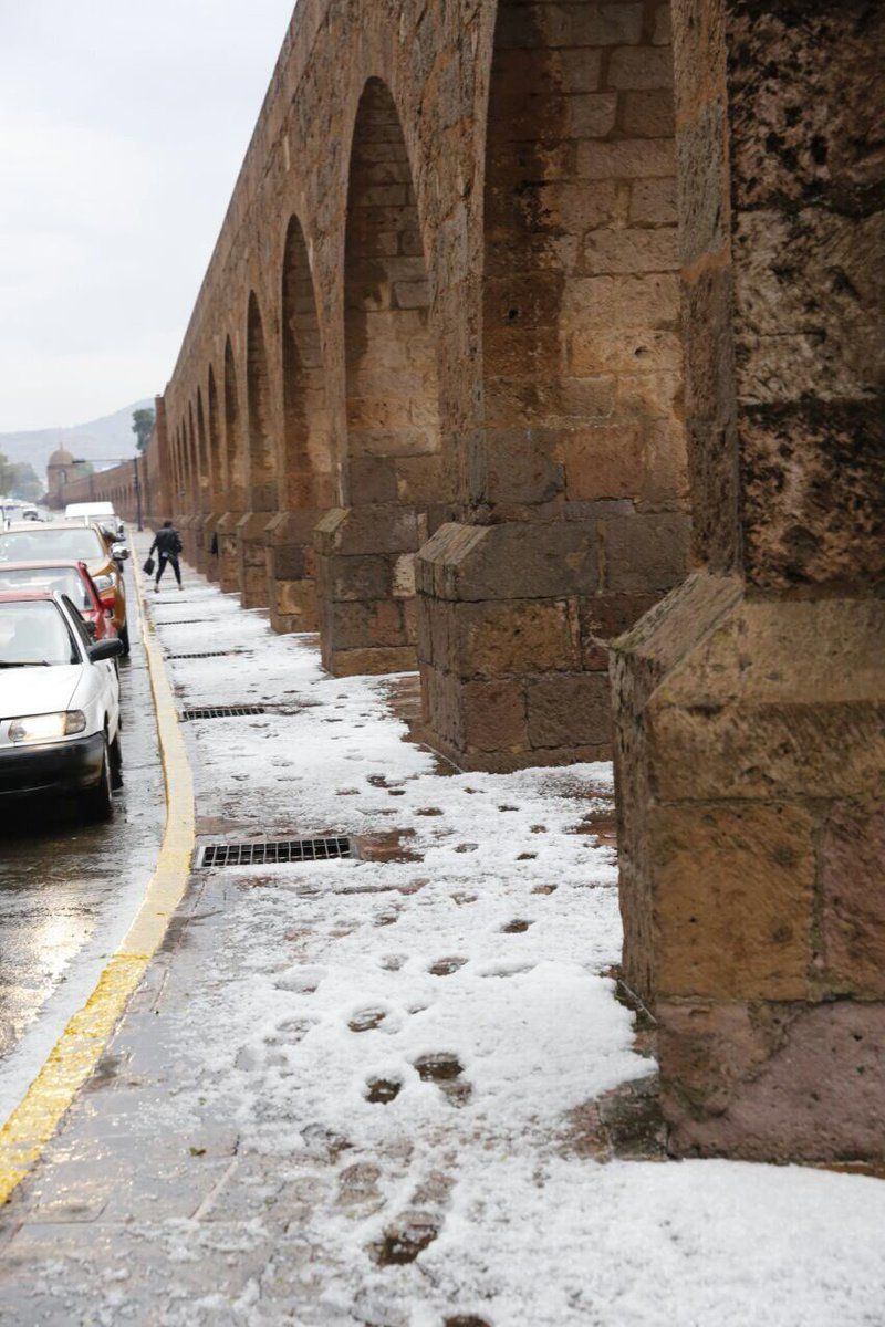 Fuertes lluvias y granizo en Morelia - morelia-granizo-4