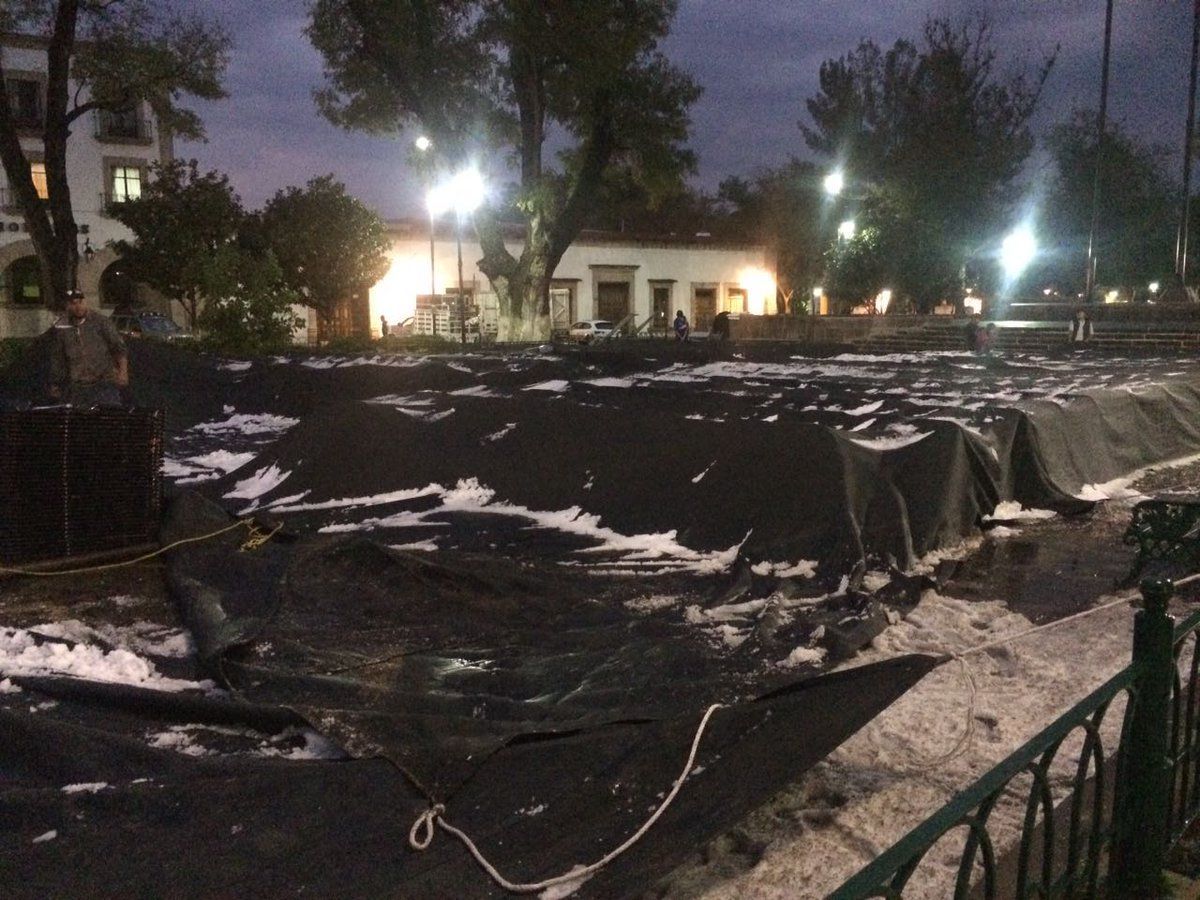Fuertes lluvias y granizo en Morelia - morelia-granizo-6